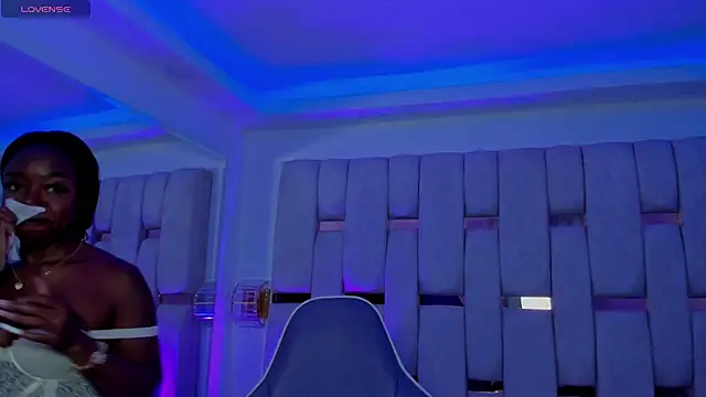 mia schwarz online show from March 12, 10:05 pm