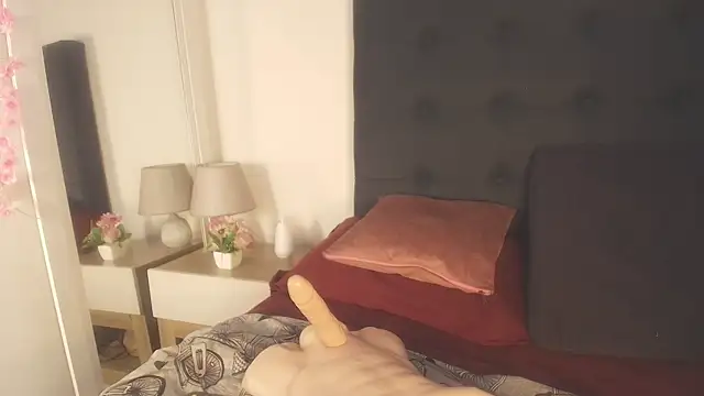 Evelonga 707 online show from April 8, 7:14 pm