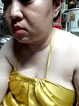 VyOanh2K online show from April 23, 3:25 pm