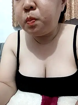 VyOanh2K online show from May 4, 4:03 pm