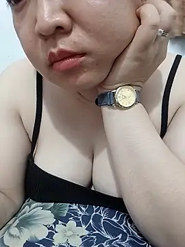 VyOanh2K online show from August 1, 4:06 pm