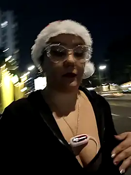 Snapshot of Kinkster_Jade chatting on December 16, 12:37 am Kinkster Jade online show from December 16, 12:37 am