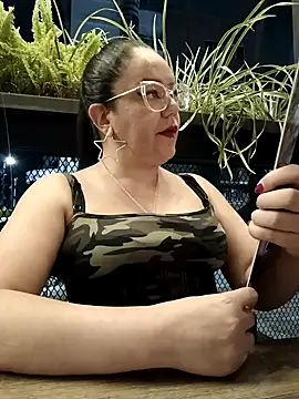 Snapshot of Kinkster_Jade chatting on February 20, 12:30 am Kinkster Jade online show from February 20, 12:30 am