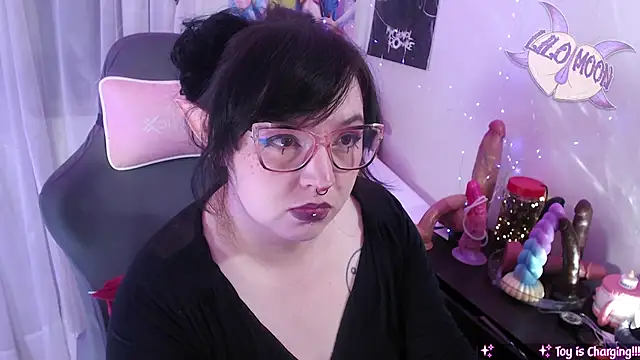 LiloMoon69 online show from May 26, 6:31 am