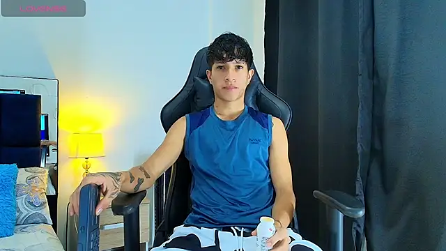 Snapshot of _CamiloBass chatting on July 12, 12:34 am CamiloBass online show from July 12, 12:34 am
