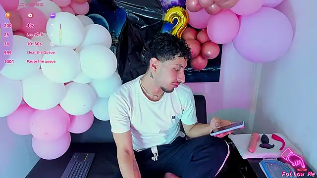 Piggy Eddy online show from October 1, 8:48 pm