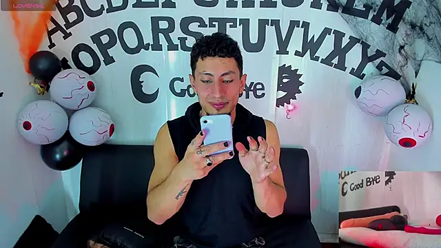 Piggy Eddy online show from October 26, 5:35 am