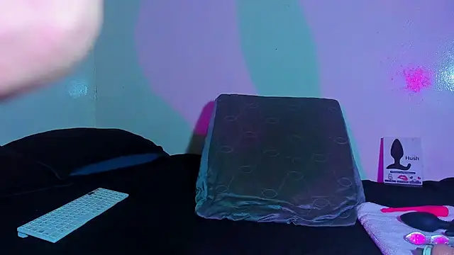 Piggy Eddy online show from March 31, 5:19 am