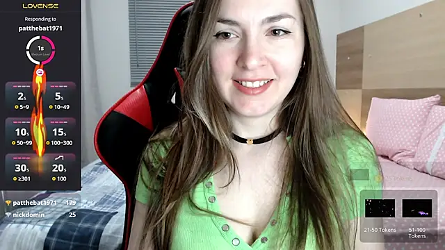 Snapshot of Naughty_Annn chatting on June 19, 8:23 pm Naughty Annn online show from June 19, 8:23 pm