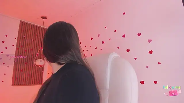 TiffanyWright online show from February 17, 1:18 pm