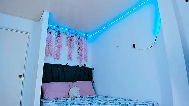 alexaryderr online show from December 23, 1:47 am