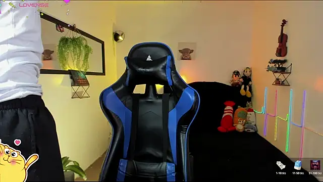 Damian latinxxx online show from March 14, 1:23 am