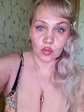 IsabellaBoni online show from June 2, 6:04 am