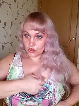 IsabellaBoni online show from June 17, 6:49 am