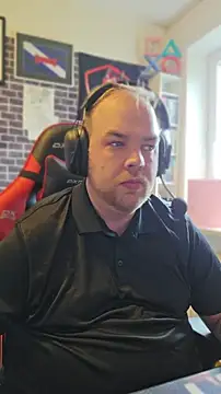 PupW0lfy online show from April 14, 1:39 pm