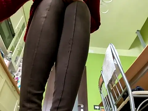 Milky hairy mommy online show from March 13, 8:21 am