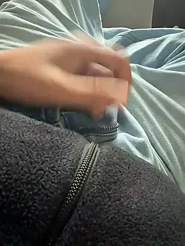 Snapshot of john_434343 chatting on March 31, 7:09 am john 434343 online show from March 31, 7:09 am