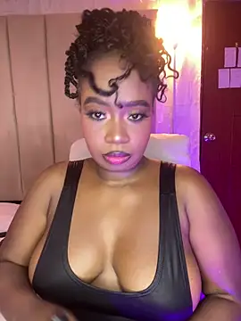 Britanymooree online show from March 13, 9:54 pm