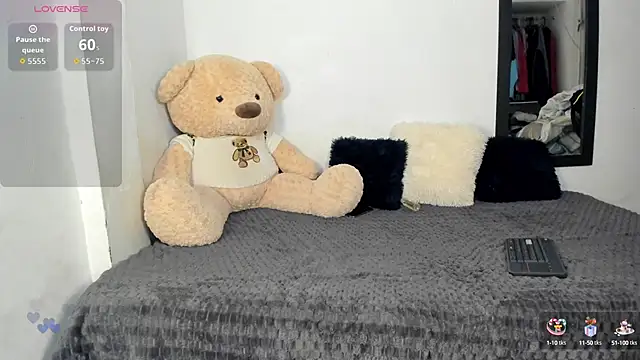 Snapshot of LittleParker chatting on September 25, 12:42 pm LittleParker online show from September 25, 12:42 pm