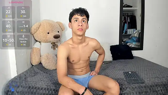 Snapshot of LittleParker chatting on October 9, 12:58 pm LittleParker online show from October 9, 12:58 pm