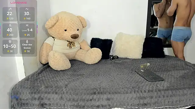 Snapshot of LittleParker chatting on November 16, 12:55 pm LittleParker online show from November 16, 12:55 pm