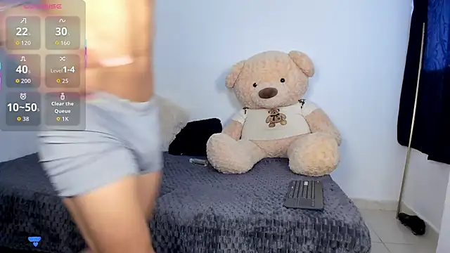 Snapshot of LittleParker chatting on December 15, 1:04 pm LittleParker online show from December 15, 1:04 pm