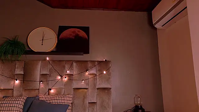 AbbyWathson online show from March 10, 11:48 am