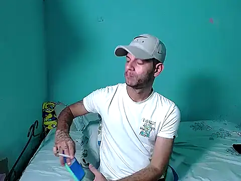 dirty boy horny online show from April 2, 9:01 pm