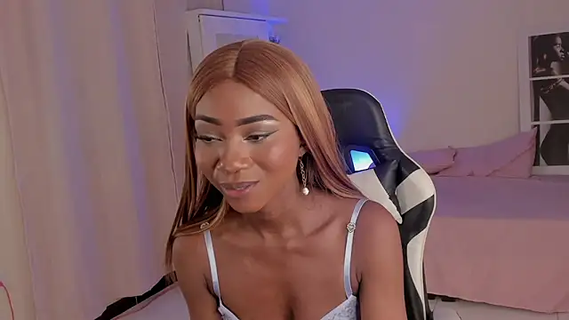 SavannahWildee online show from December 2, 7:16 pm