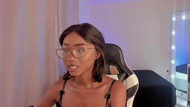 SavannahWildee online show from January 27, 8:07 pm