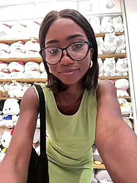 SavannahWildee online show from February 6, 9:06 pm