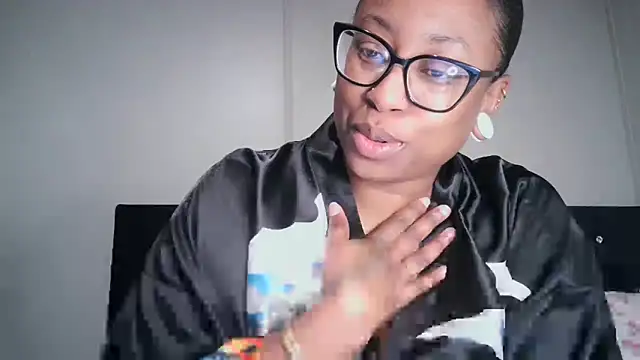 Snapshot of Nyxie_Chaos chatting on December 1, 12:21 pm Nyxie Chaos online show from December 1, 12:21 pm