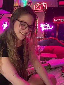 mirannacult online show from December 25, 2:57 am