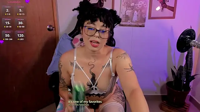 LilyRobertts online show from April 19, 10:45 pm