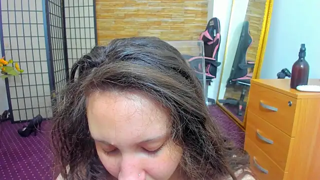 AishaRouhi online show from February 27, 5:18 am