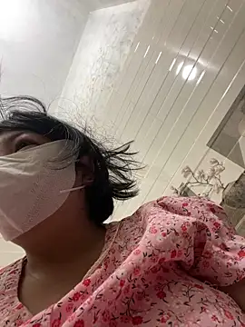 Hachi Sweetbabie  online show from March 6, 9:11 pm