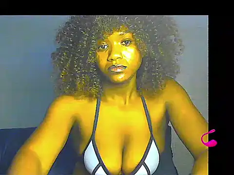 Snapshot of lilylovexx chatting on February 6, 12:26 am lilylovexx online show from February 6, 12:26 am