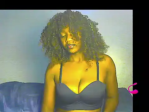 Snapshot of lilylovexx chatting on February 12, 6:52 am lilylovexx online show from February 12, 6:52 am