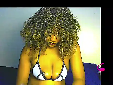 Snapshot of lilylovexx chatting on February 15, 8:38 pm lilylovexx online show from February 15, 8:38 pm