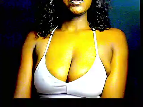 Snapshot of lilylovexx chatting on August 6, 12:40 pm lilylovexx online show from August 6, 12:40 pm