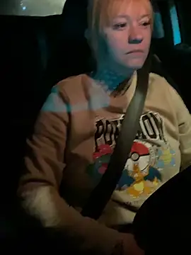 poussichienne online show from April 17, 2:47 am