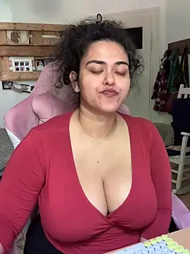 Curvydesifromgermany online show from June 11, 2:15 pm