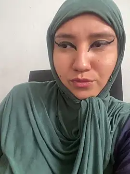 hannahayat online show from January 6, 2:43 pm