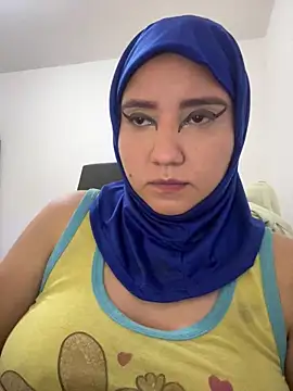 hannahayat online show from June 6, 1:38 pm