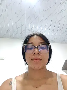 Snapshot of -VICKKY chatting on March 13, 1:54 am -VICKKY online show from March 13, 1:54 am