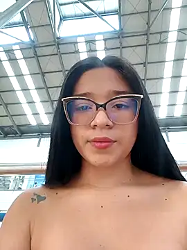 Snapshot of -VICKKY chatting on March 13, 9:59 pm -VICKKY online show from March 13, 9:59 pm