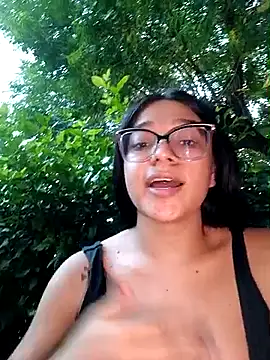 Snapshot of -VICKKY chatting on March 19, 10:53 pm -VICKKY online show from March 19, 10:53 pm