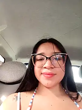 Snapshot of -VICKKY chatting on October 3, 1:52 pm -VICKKY online show from October 3, 1:52 pm