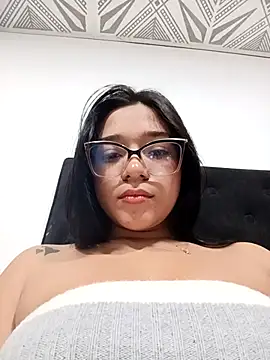 Snapshot of -VICKKY chatting on October 8, 2:04 pm -VICKKY online show from October 8, 2:04 pm