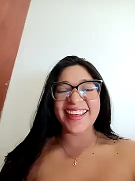 Snapshot of -VICKKY chatting on October 16, 1:50 am -VICKKY online show from October 16, 1:50 am